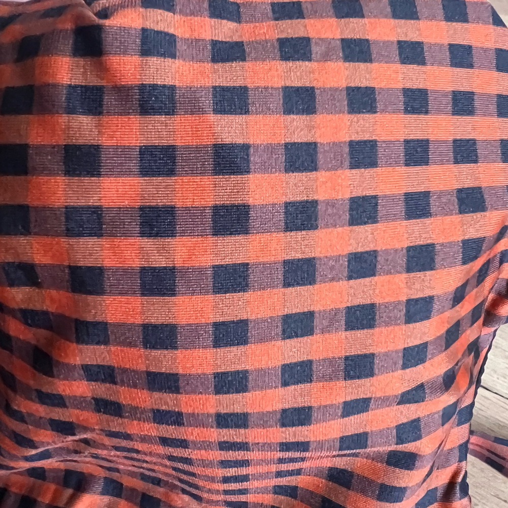 Everlane Black and Orange Garment - Picture 2 of 4